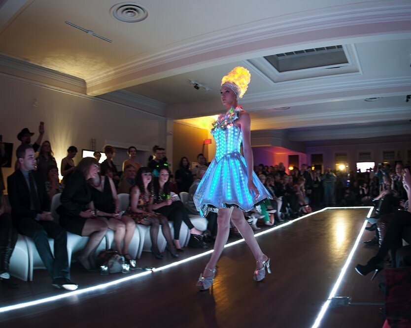 MakeFashion chameleon cocktail dress